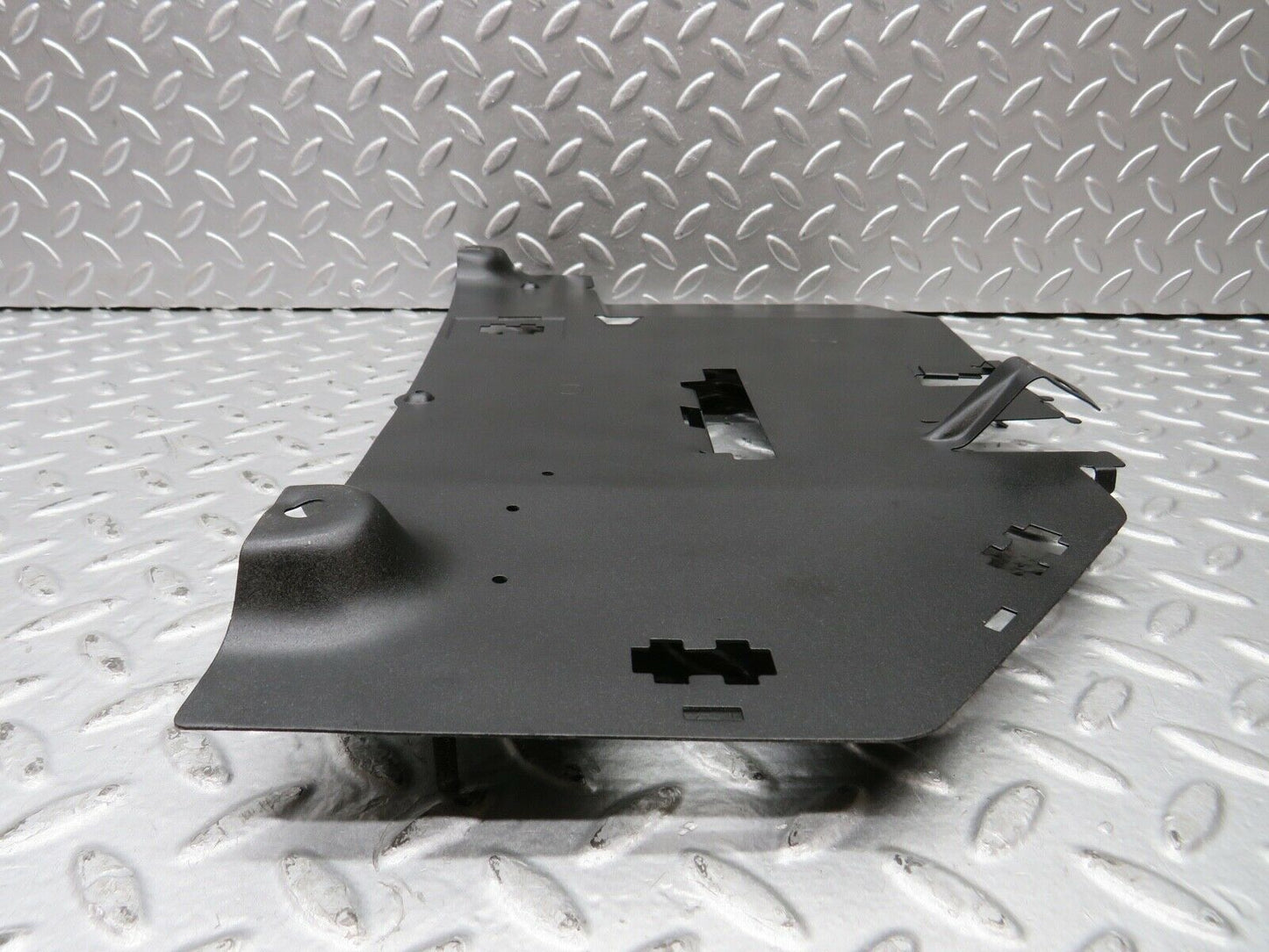 21785 Mercedes-Benz W126 300SE Left Footwell Relay Holder Bracket
