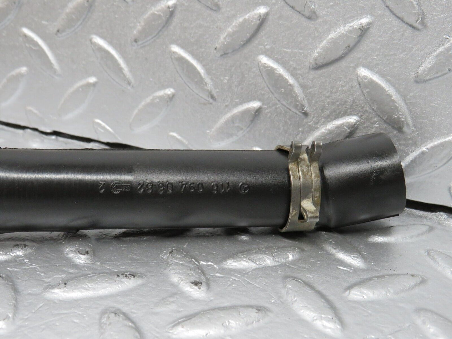 39913 Mercedes-Benz R107 350SL Air Intake Breather Hose Pipe 1160940682 1160940482