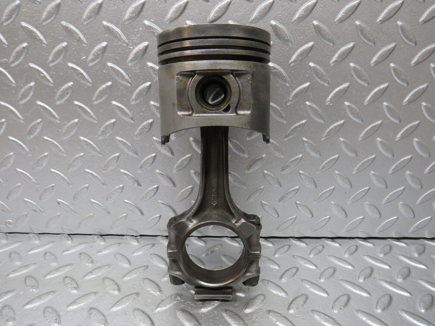 32989 Mercedes-Benz C107 R107 350 V8 Piston With Connecting Rod 92mm 11607