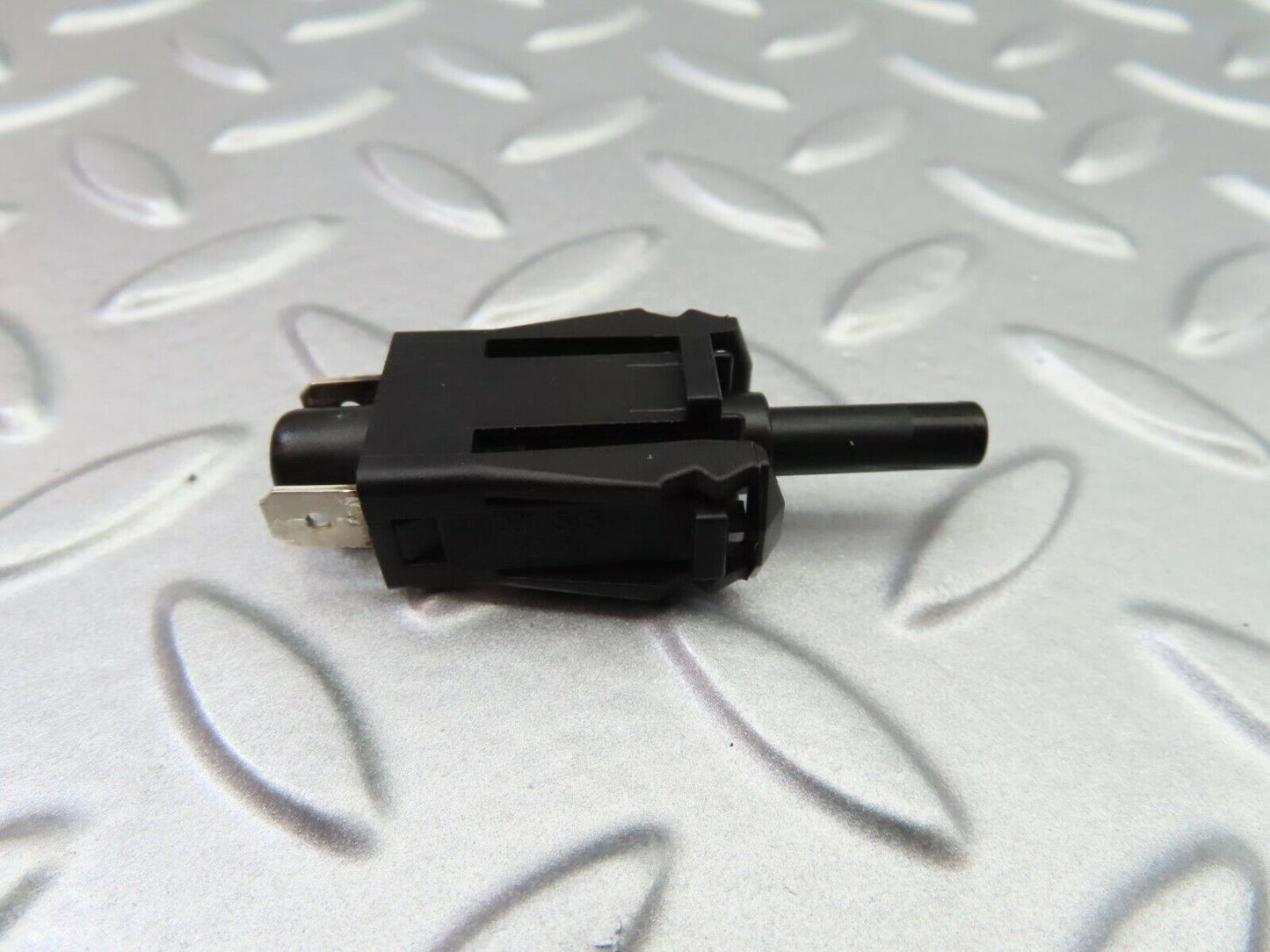 6509 Mercedes-Benz S124 E220 Wagon Door Contact Switch 0015458714