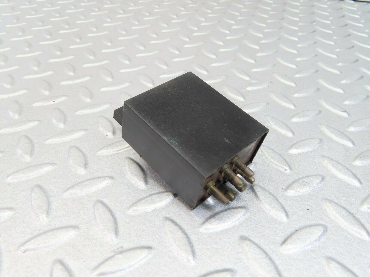 8207 Mercedes-Benz C107 Heated Window Relay 1078200110