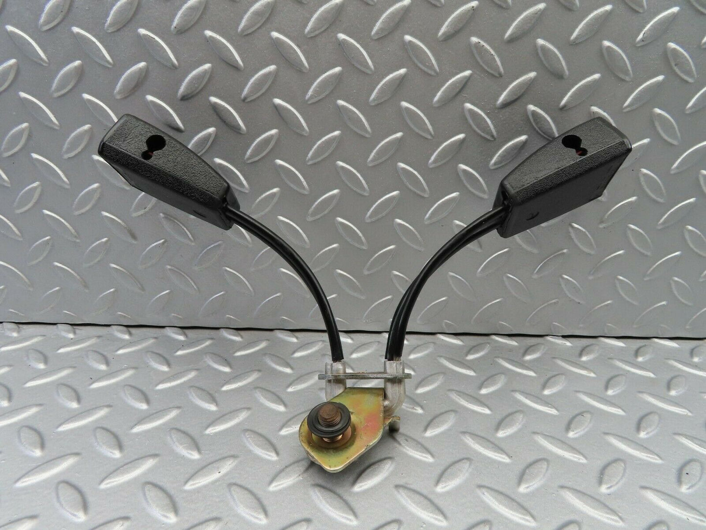 6564 Mercedes-Benz S124 E220 Wagon Rear Seat Belt Buckle 1248602796
