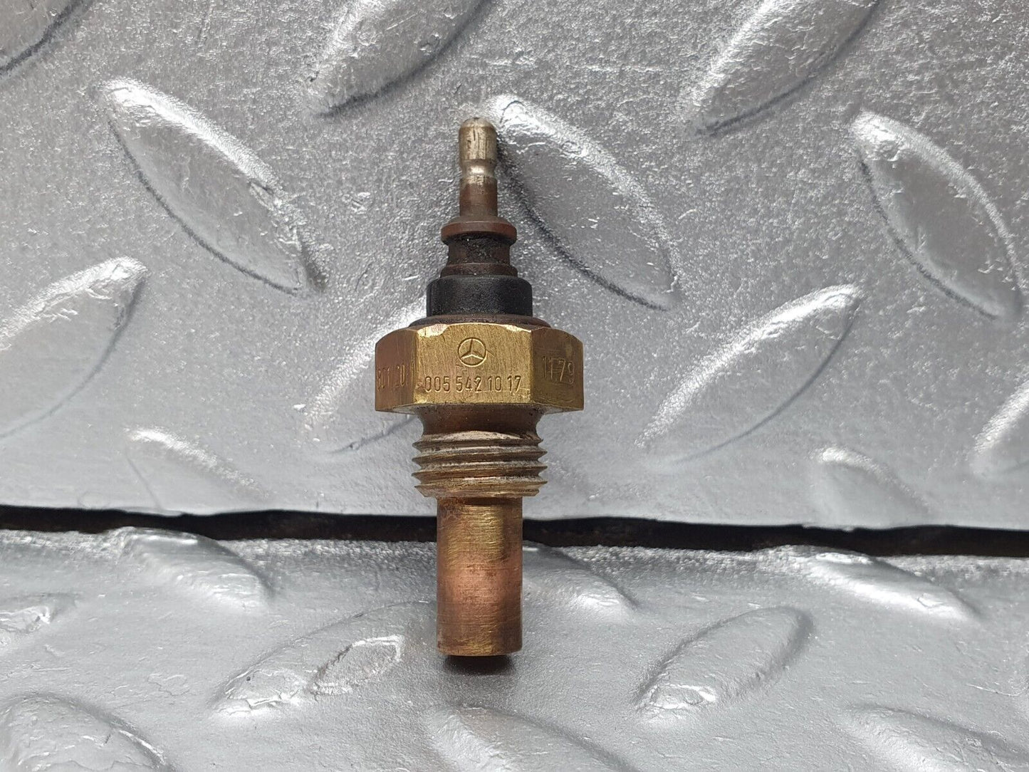 41366 Mercedes-Benz R107 350SL Coolant Temperature Sensor VDO 0055421017