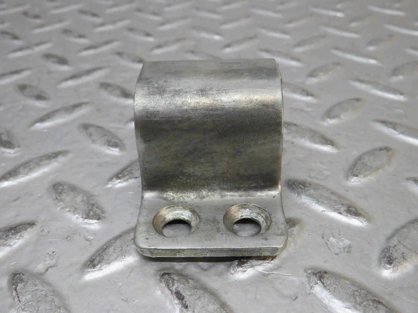 28814 Mercedes-Benz W123 230E Door Lock Latch Right Side