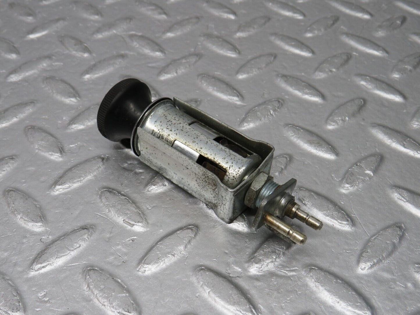 37532 Mercedes-Benz W109 300SEL Cigarette Lighter 1108250553