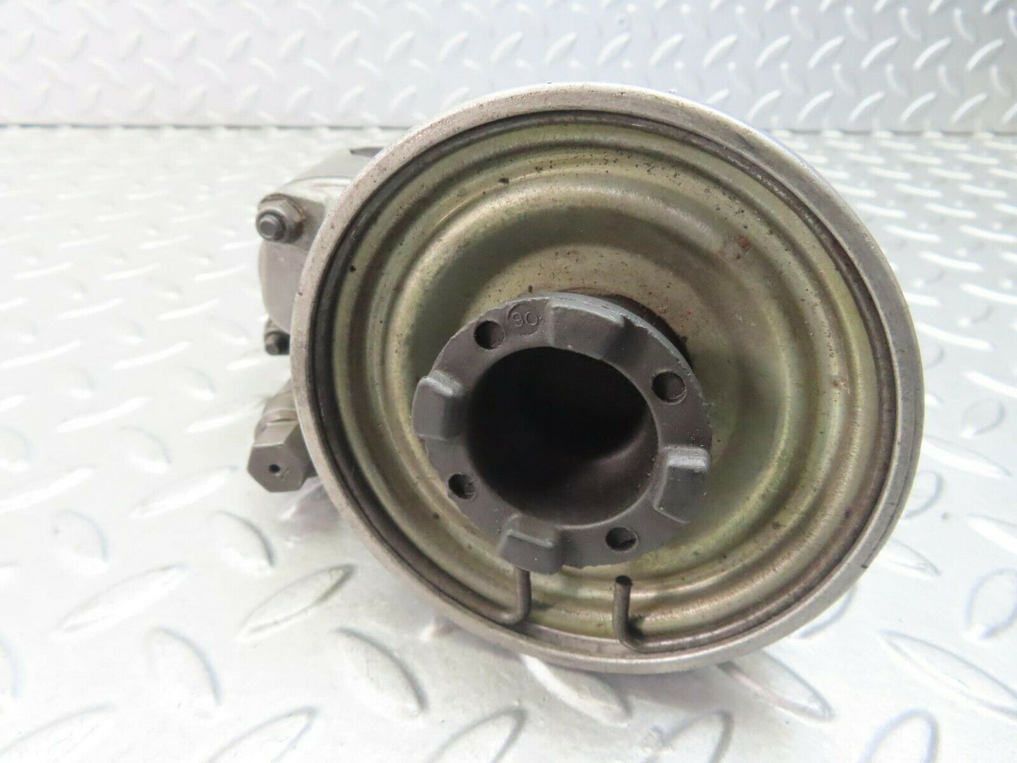 8815 Mercedes-Benz W115 Oil Pump 1151860101
