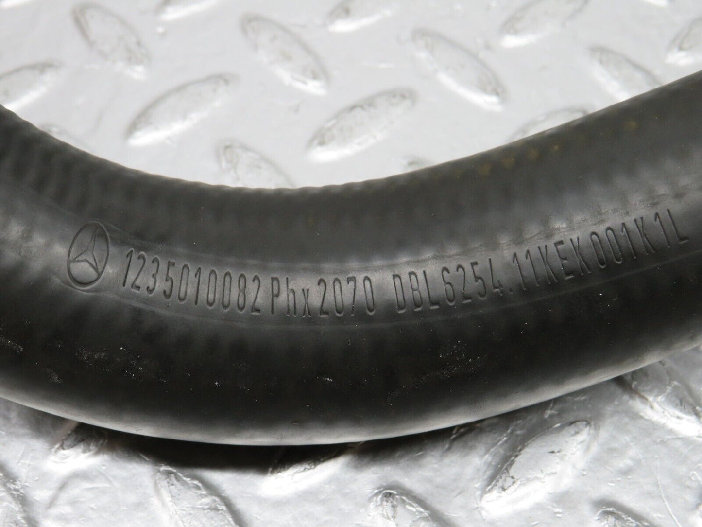 31061 Mercedes-Benz W123 200D Radiator Hose 1235010082