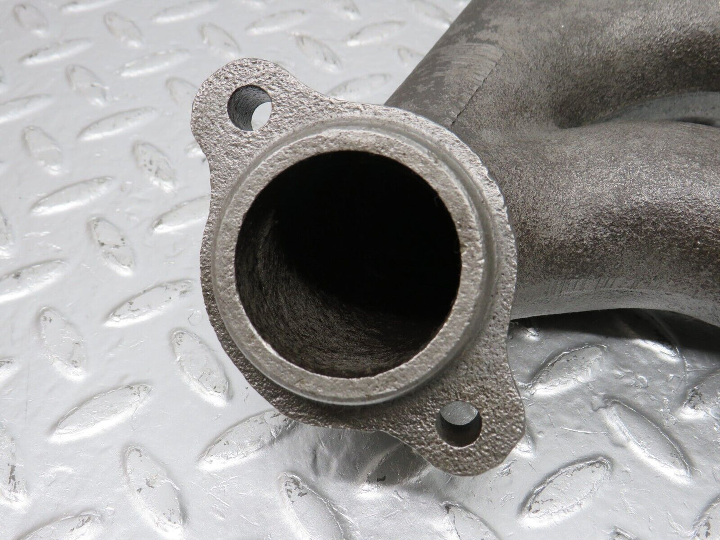 33105 Mercedes-Benz W126 280 Exhaust Manifold Cylinder 4-6 1101429202