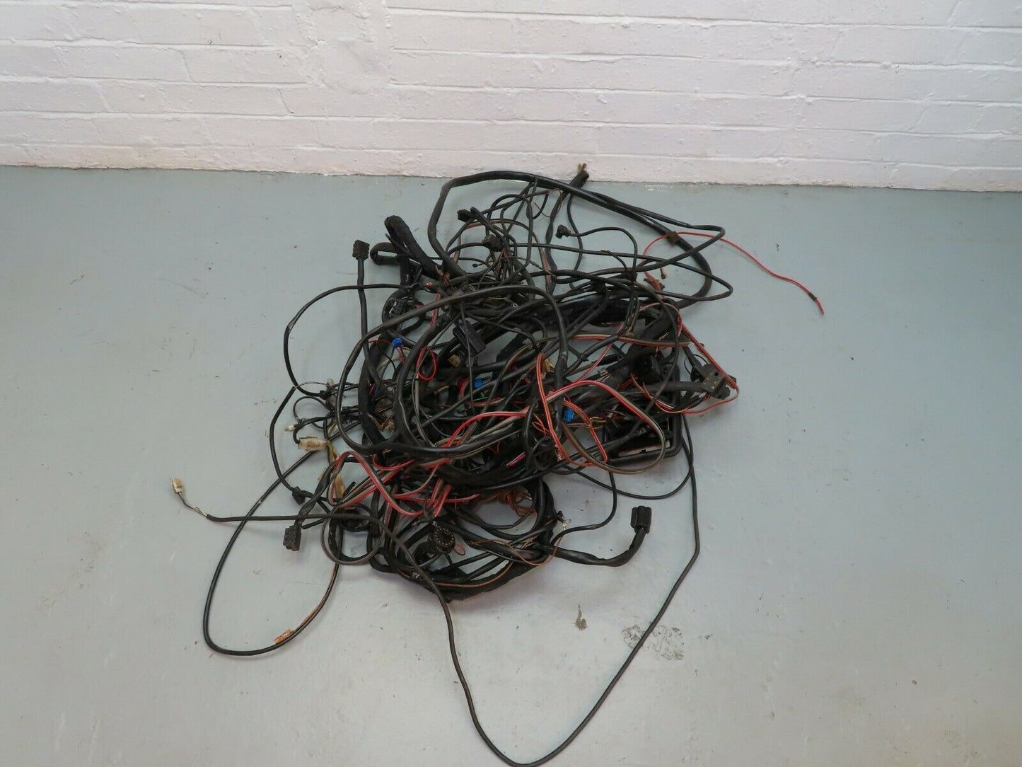 5943 Mercedes-Benz W123 200 Engine Chassis Body Wire Wiring Harness