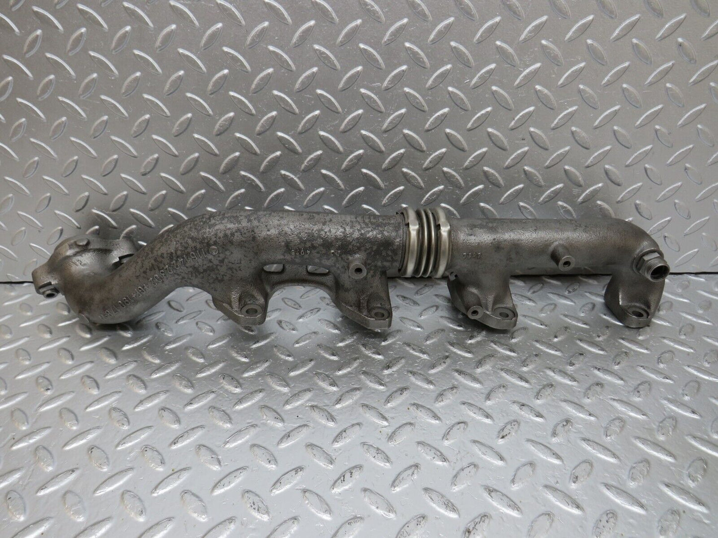 33127 Mercedes-Benz W126 380 V8 Exhaust Manifold Left 1161422302 1161422902