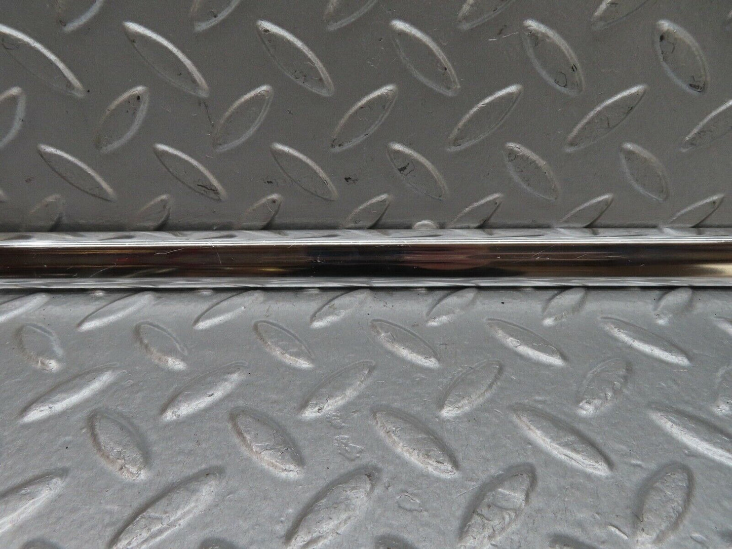 18142 Mercedes-Benz W123 200 Rear Left Door Chrome Moulding Trim