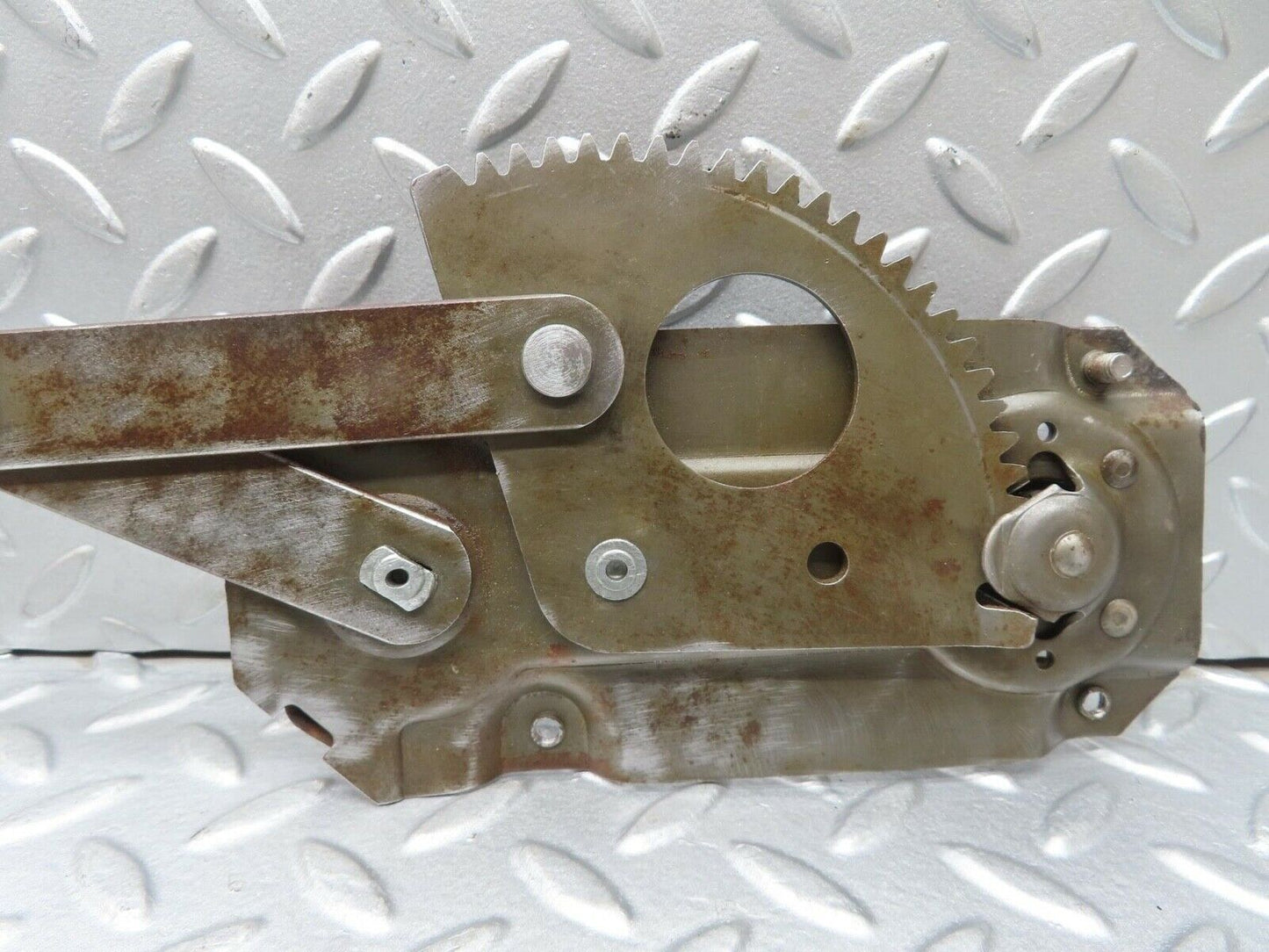 13034 Mercedes-Benz W111 220S Front Right Manual Window Regulator