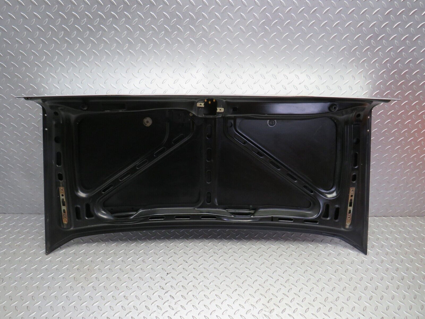 31823 Mercedes-Benz W201 190LE 1.8L Boot Lid Trunk Door