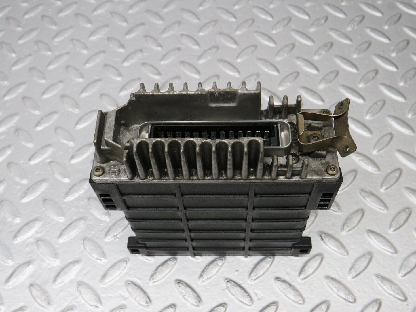 38808 Mercedes-Benz W201 190E 2.6L Engine Control Unit Bosch 0075451432 0280800284