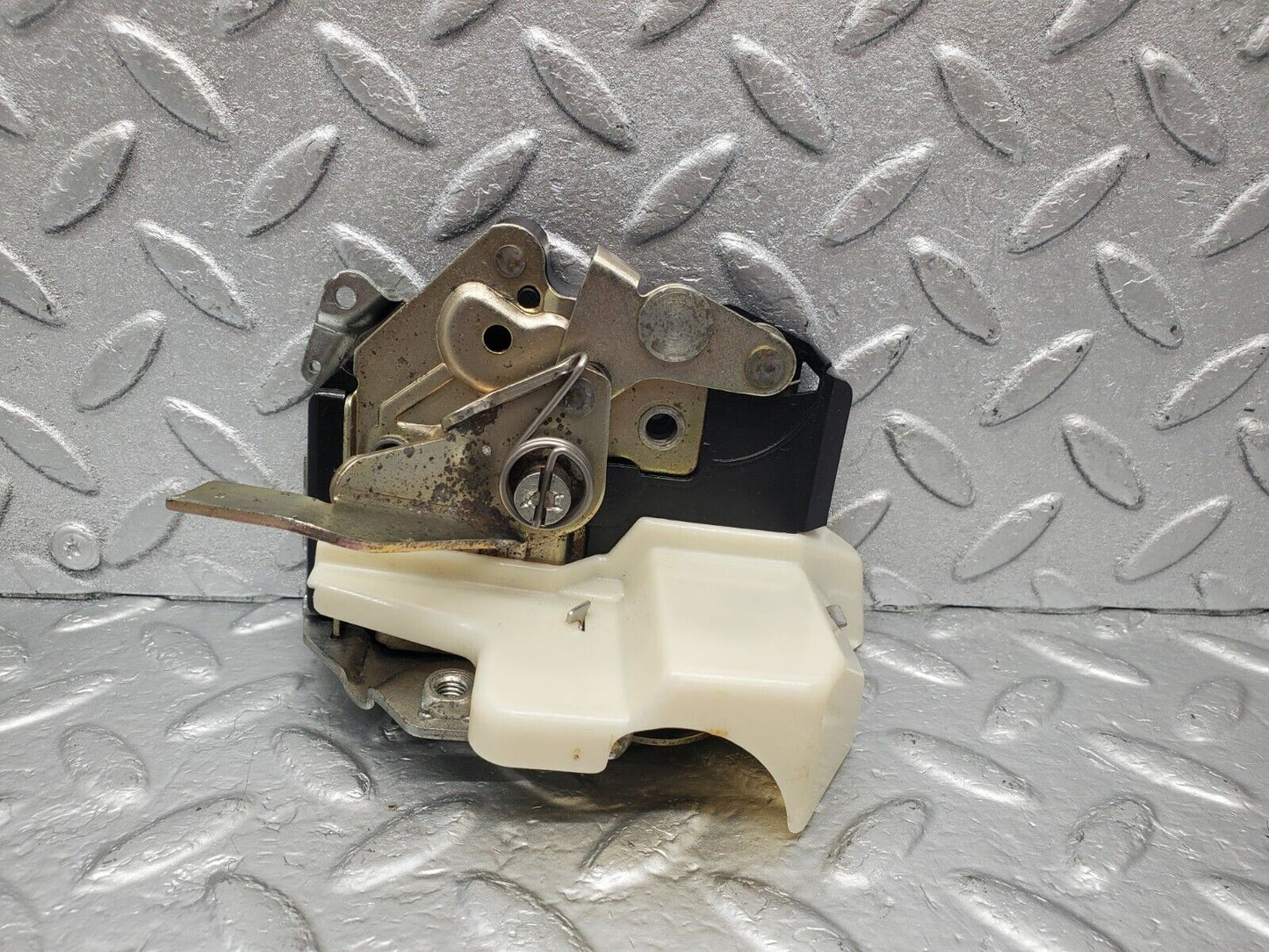 46255 Mercedes-Benz W124 280E Rear Right Door Lock Mechanism