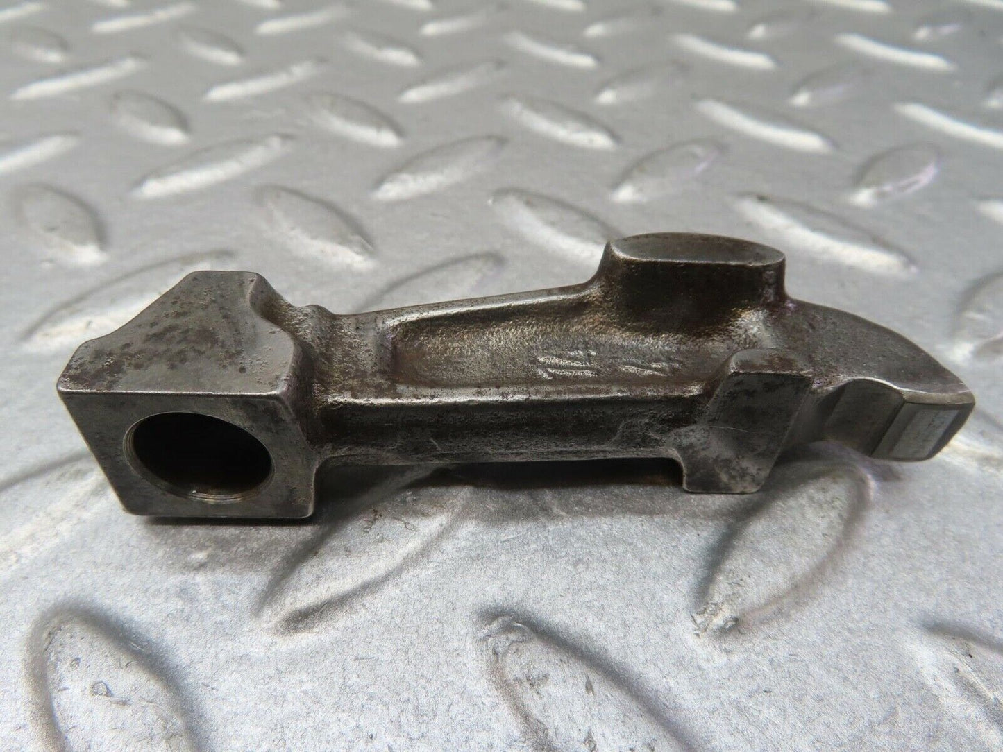 13370 Mercedes-Benz W111 230S Valve Rocker Arm With Retaining Spring