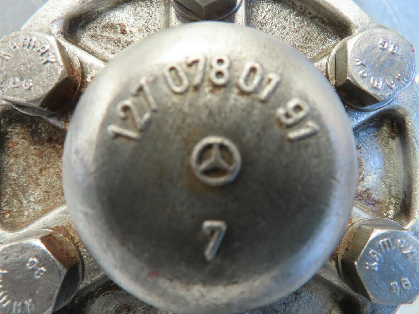 15585 Mercedes-Benz R107 450SL Fuel Backflow Damper Regulator 1270700268