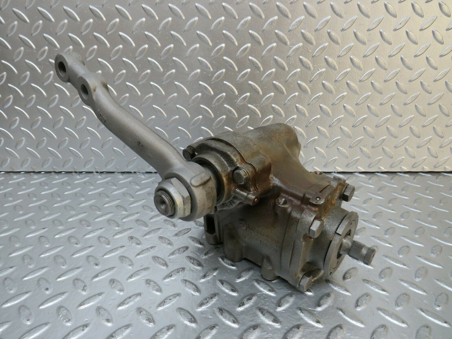 23634 Mercedes-Benz W114 280E Steering Box RHD 1074610601