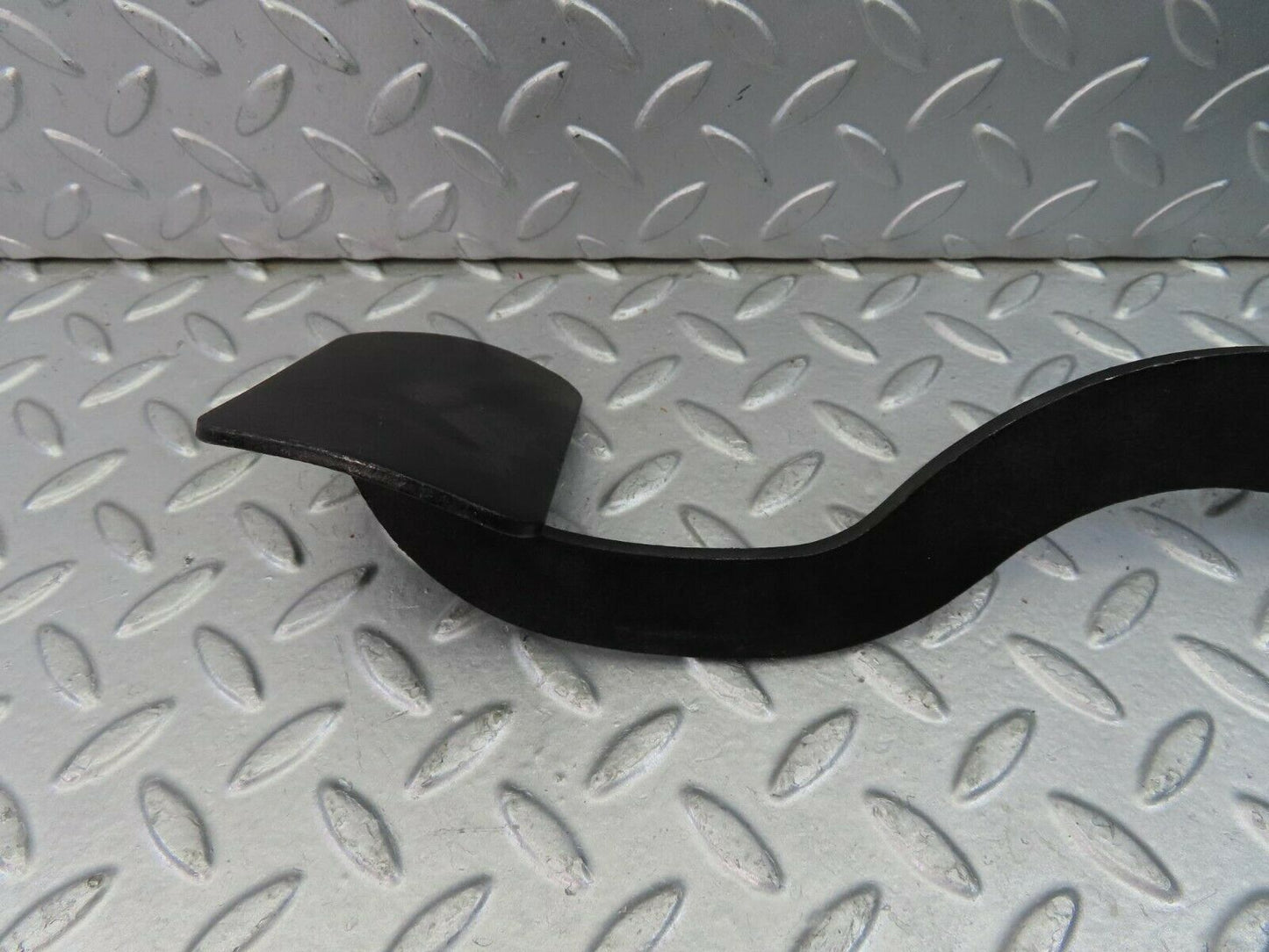 9016 Mercedes-Benz C107 Brake Pedal