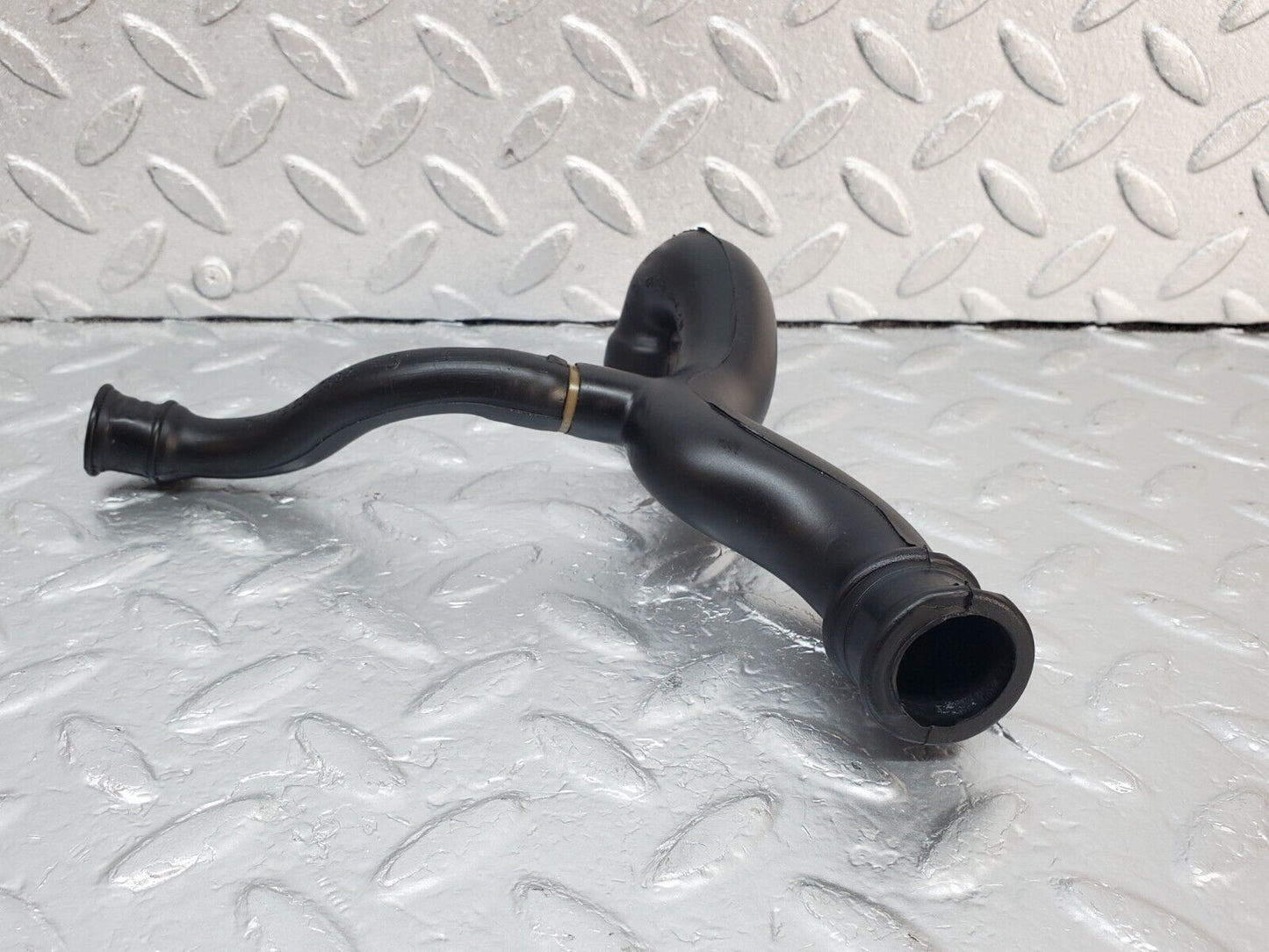 45395 Mercedes-Benz 280E M110.983 Air Intake Pipe 1100944382 1100845382