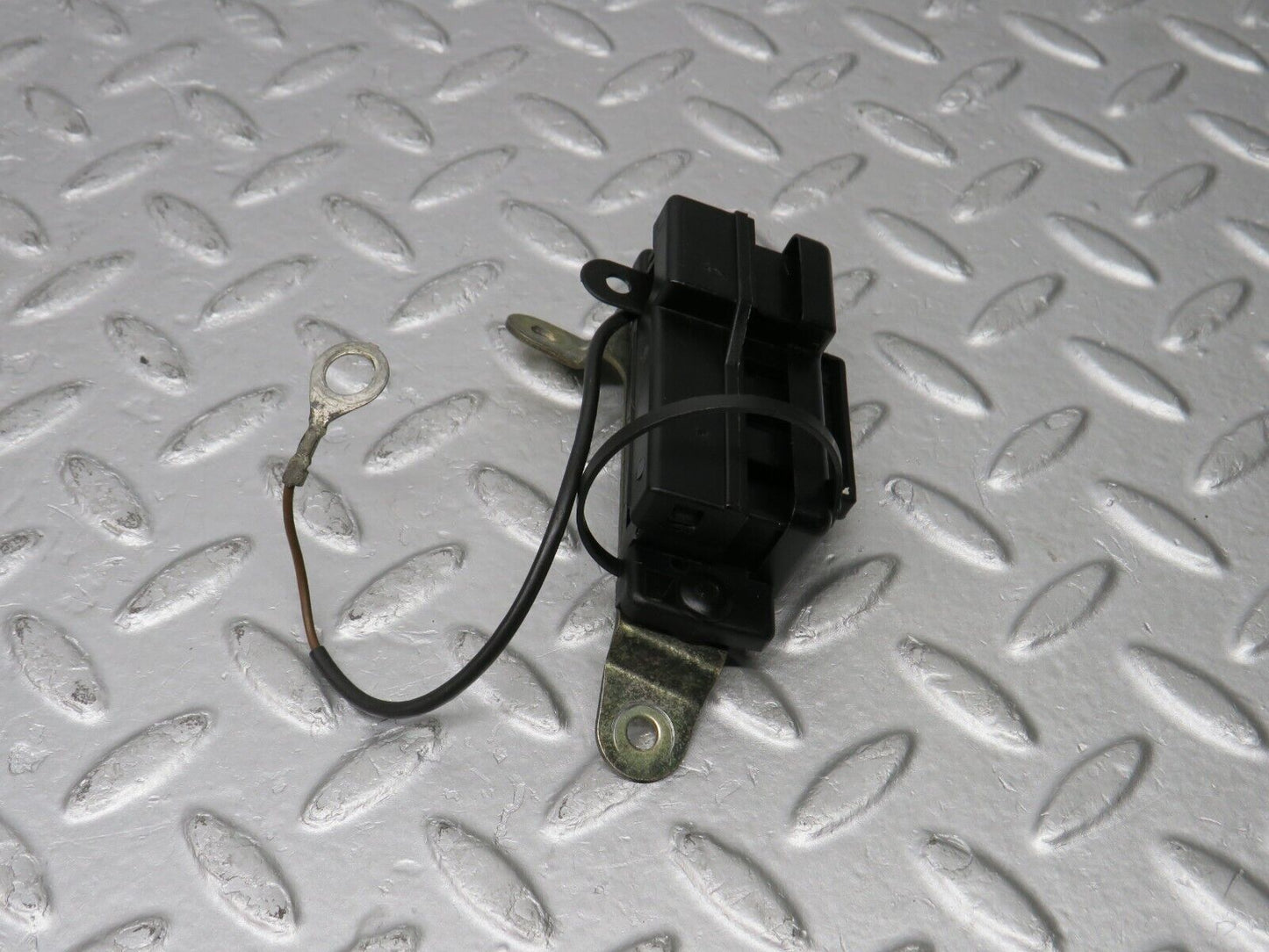 38946 Mercedes-Benz W201 190E 2.6L Diagnostic Connector With Bracket 1265459740