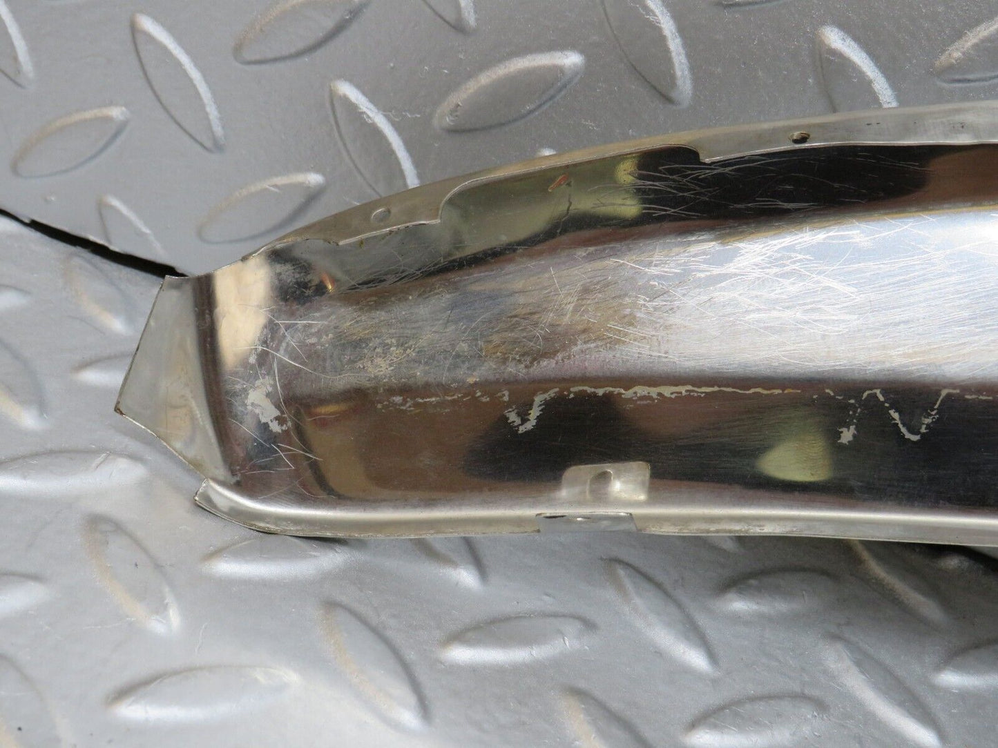 35625 Mercedes-Benz R107 280SL Windscreen Top Chrome Trim