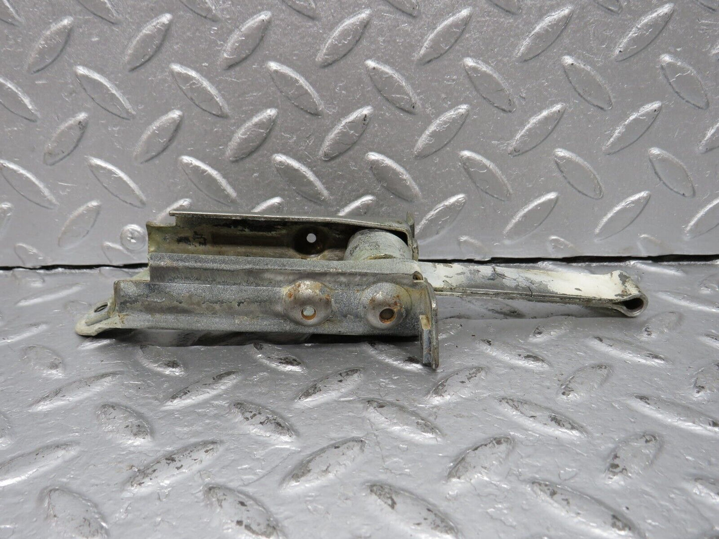 40591 Mercedes-Benz W123 300D Door Safety Check Strap