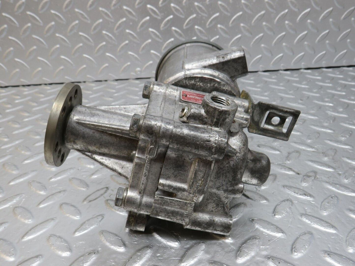 34150 Mercedes-Benz W124 260E Power Steering Pump 1244601880