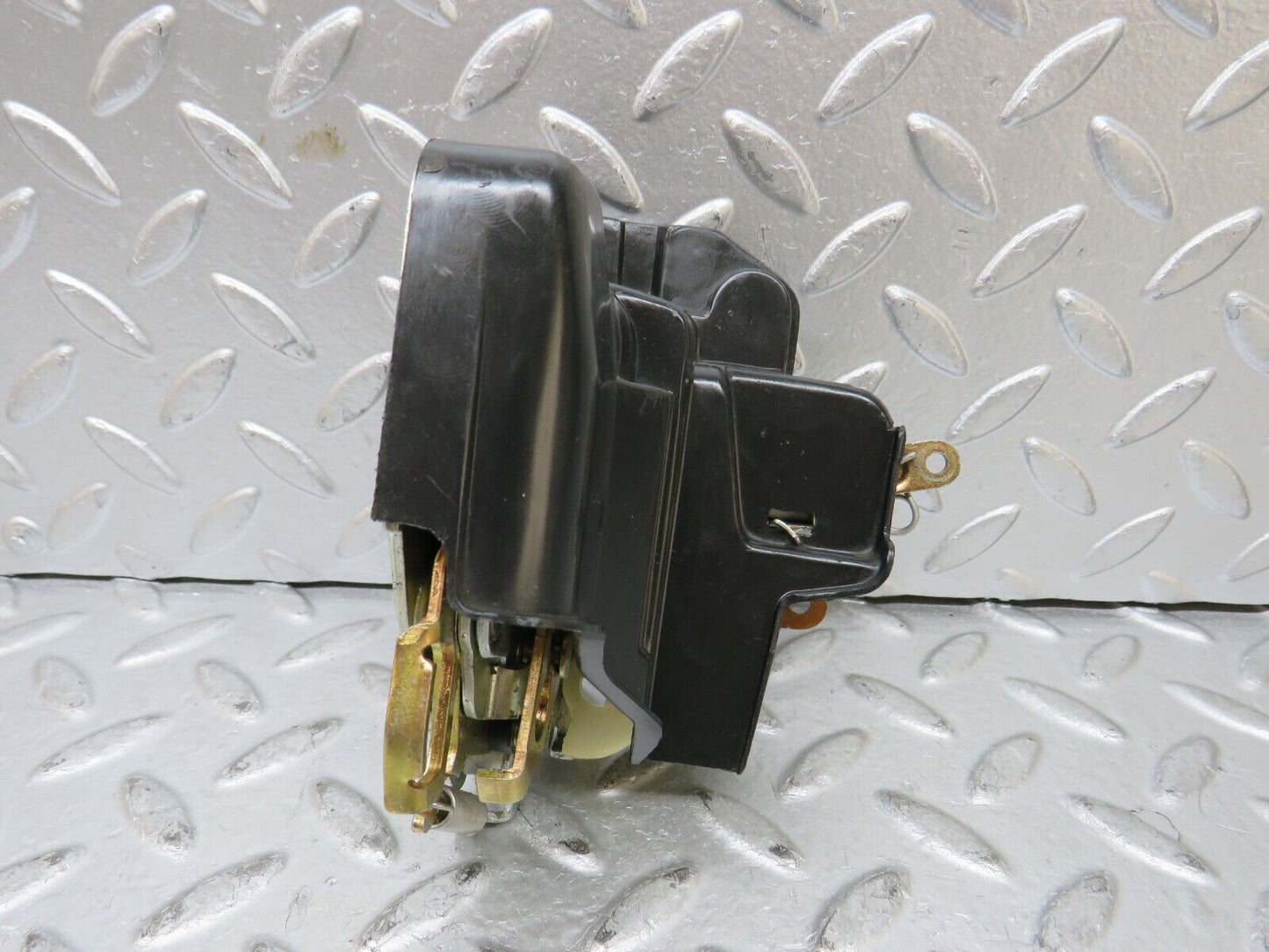 27402 Mercedes-Benz W123 280E Front Right Door Lock Mechanism 1237230208