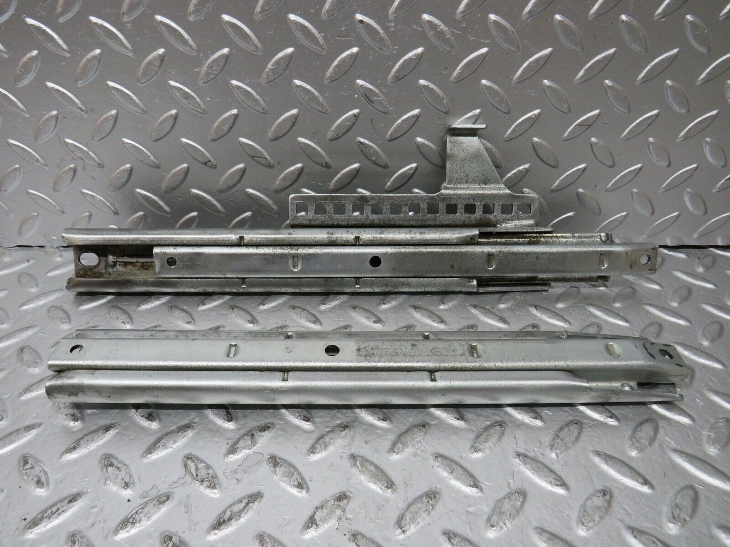 26349 Mercedes-Benz W116 450SE Front Right Seat Rail Pair