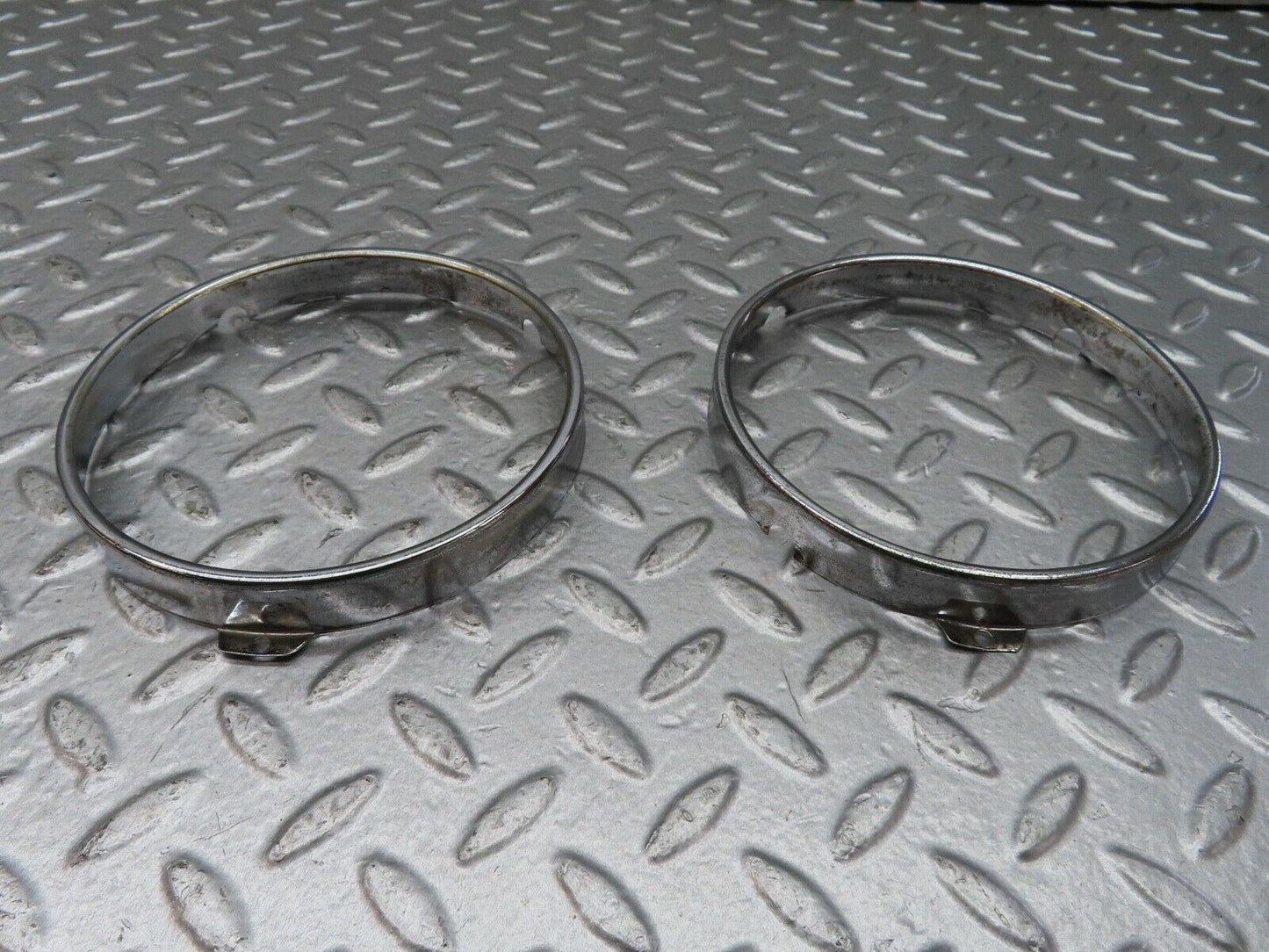 18255 Mercedes-Benz W111 220SE Coupe Headlight Chrome Frame