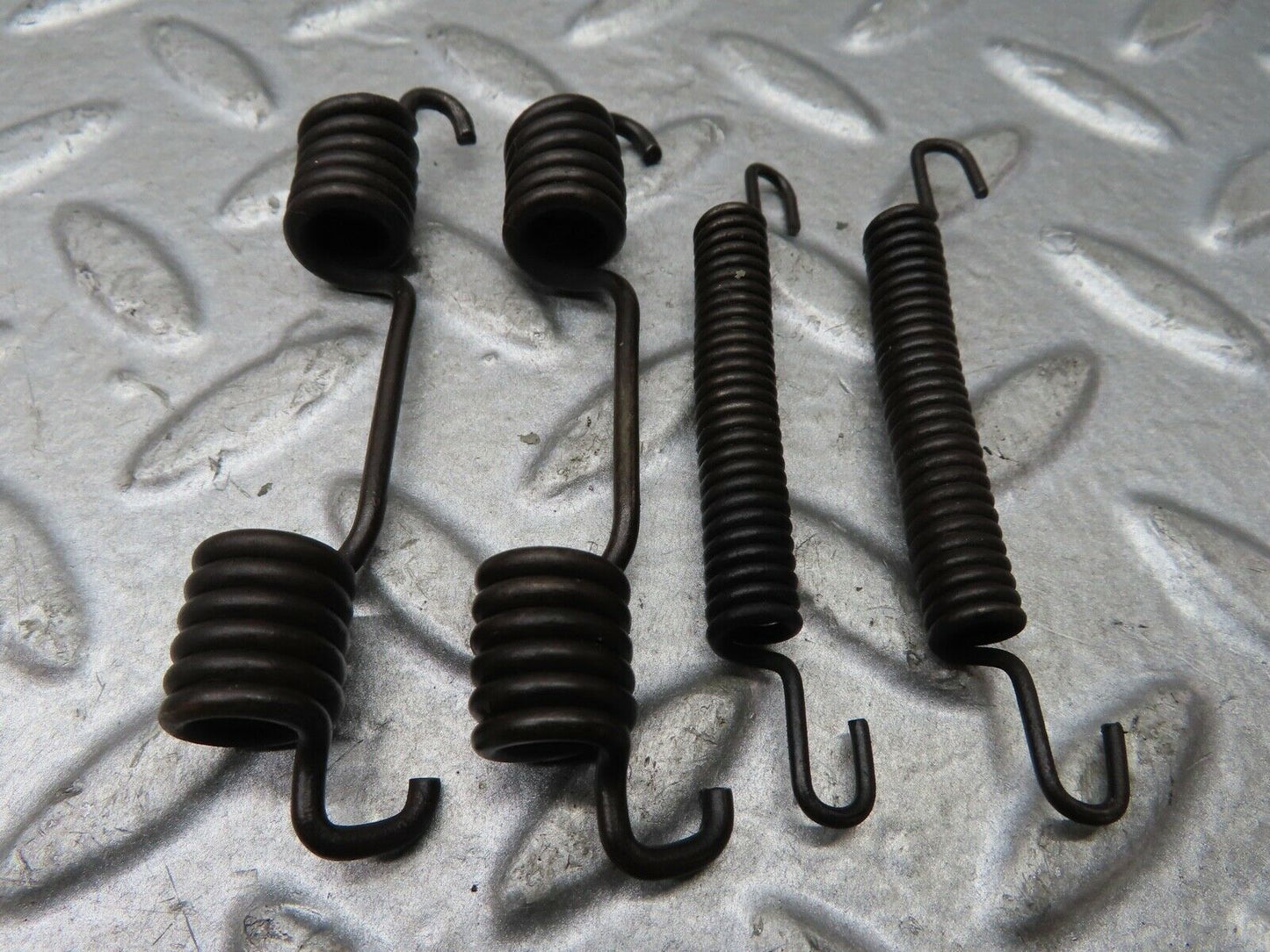 19207 Mercedes-Benz W123 300D Handbrake Shoe Fitting