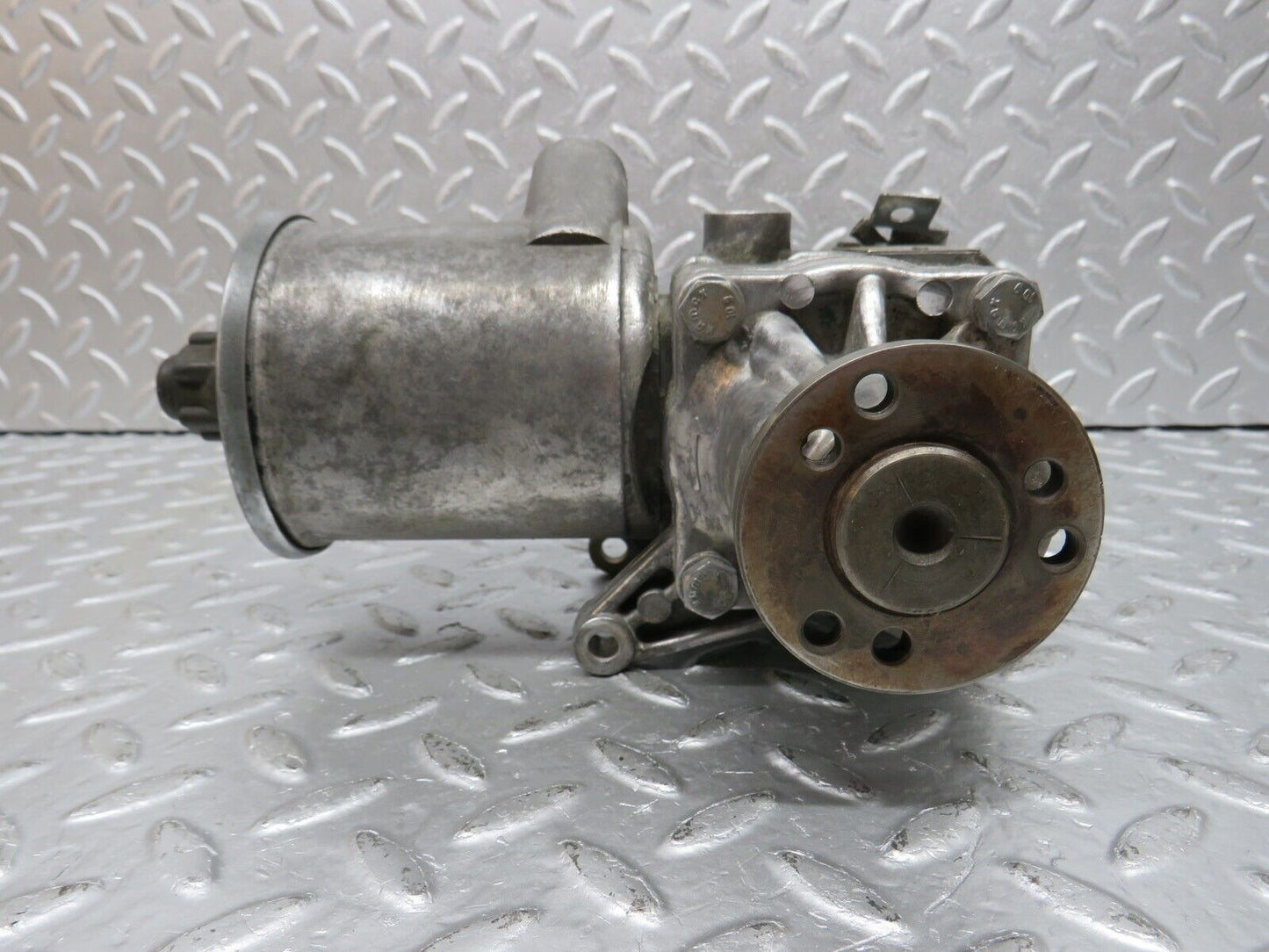 33447 Mercedes-Benz W202 C180 Power Steering Pump 2104662601