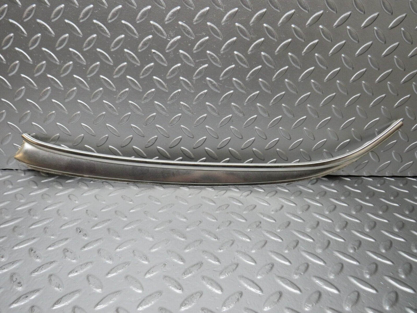 25589 Mercedes-Benz W123 200 C Pillar Exterior Chrome Trim Left Side