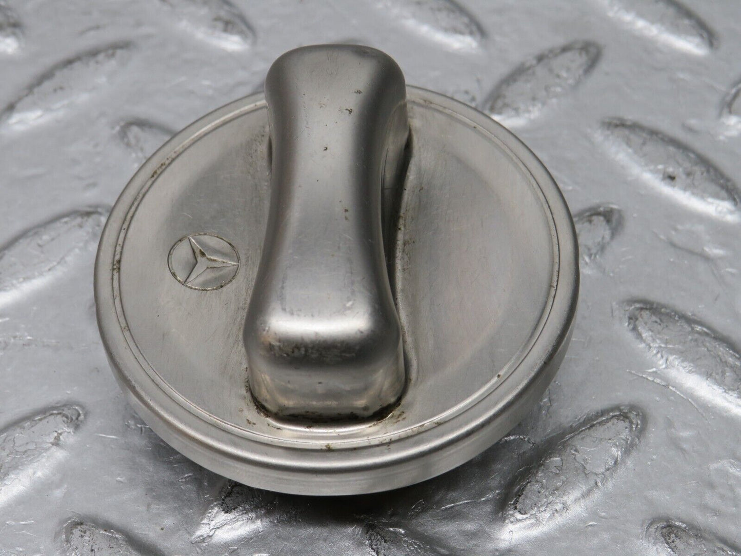 29525 Mercedes-Benz W123 230E Fuel Tank Cap 1244700005