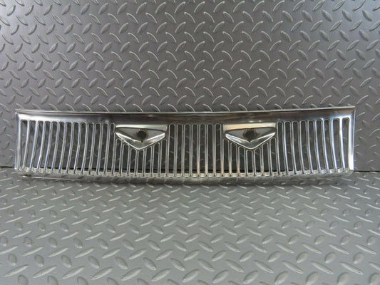 7385 Mercedes-Benz W116 450SE Air Intake Grill Chrome
