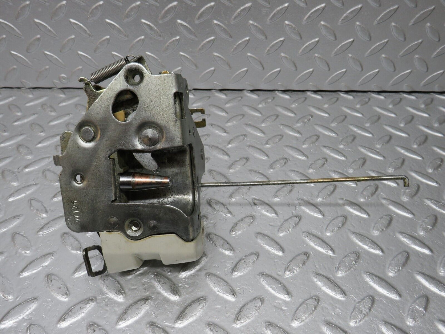 34369 Mercedes-Benz C126 380SEC Coupe Right Door Lock Mechanism 1267230208