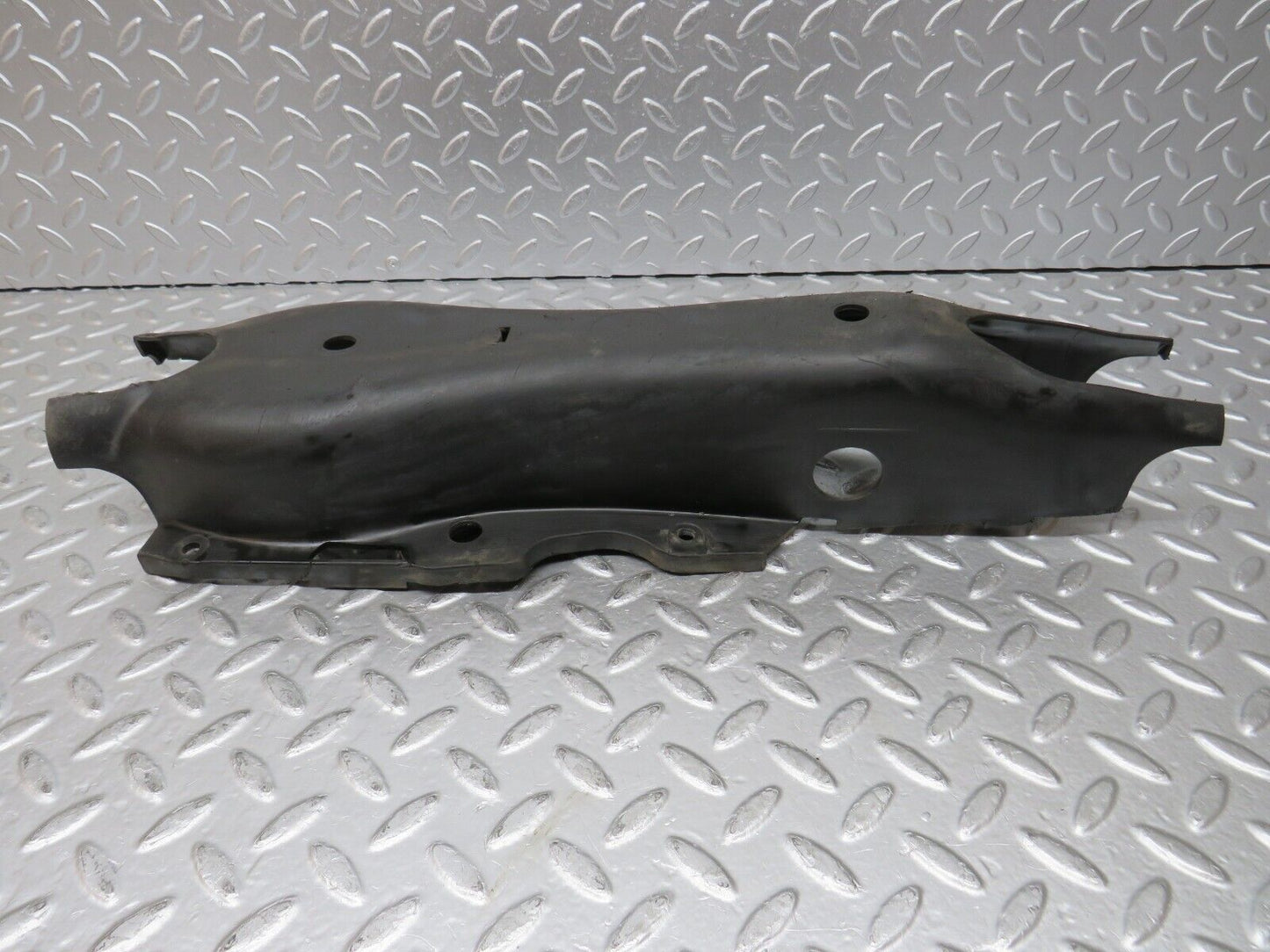 30209 Mercedes-Benz W220 S430 Rear Right Control Arm Cover 2203521188