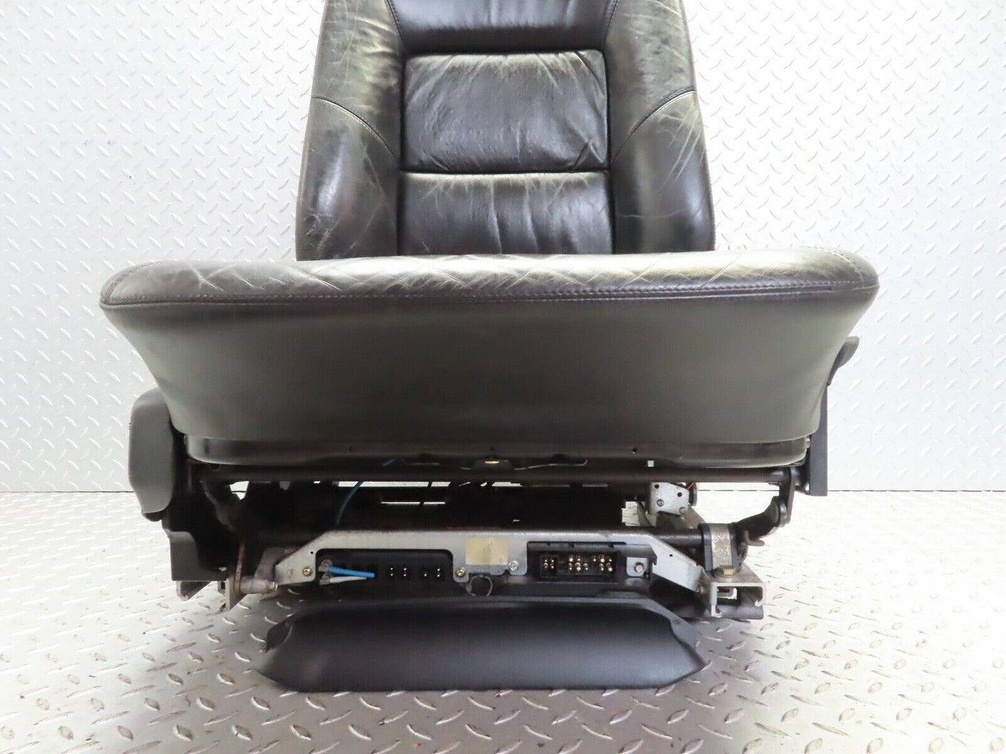 19410 Mercedes-Benz C140 CL420 Coupe Front Right Seat Black Leather