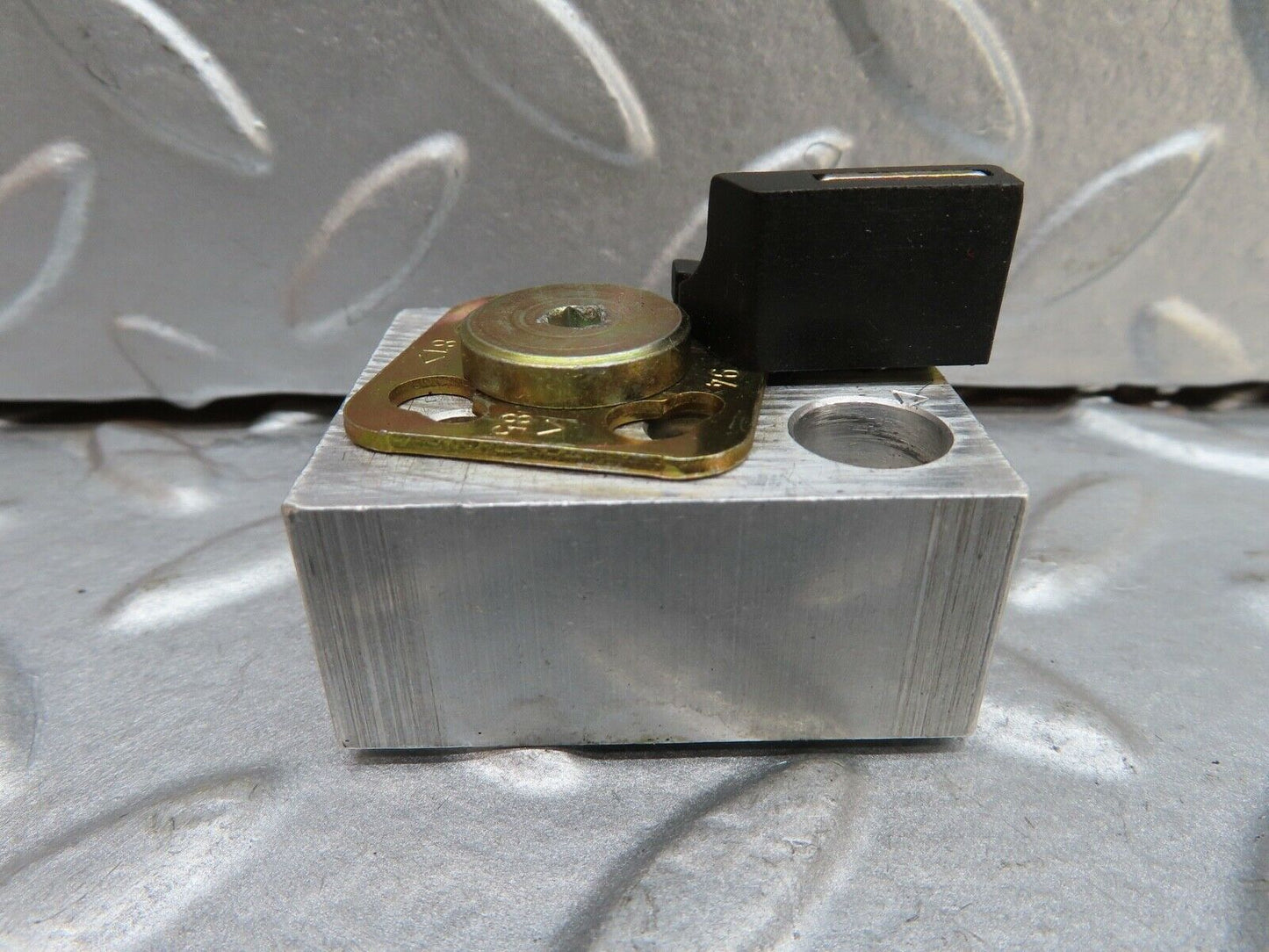 17468 Mercedes-Benz R129 300SL Coupe Soft Top Hydraulic Valve