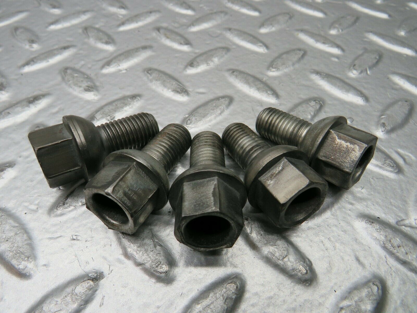 22929 Mercedes-Benz 5x Alloy Wheel Lug Bolt M12x1.5