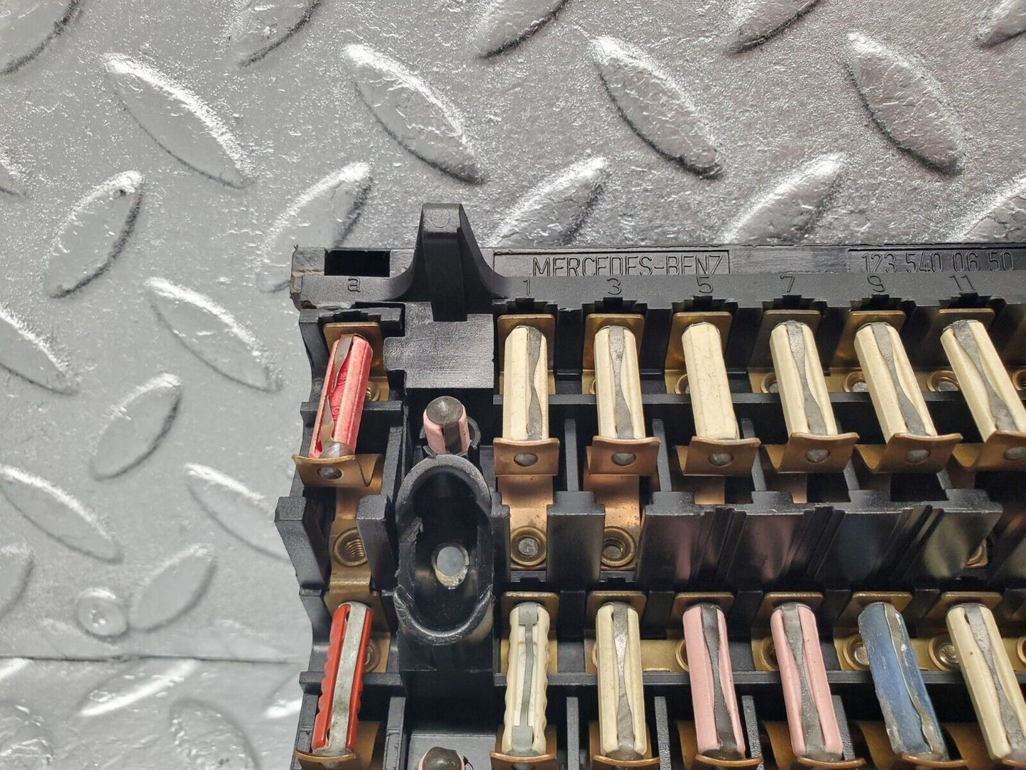 46358 Mercedes-Benz C123 280CE Coupe Fuse Box 1235400650
