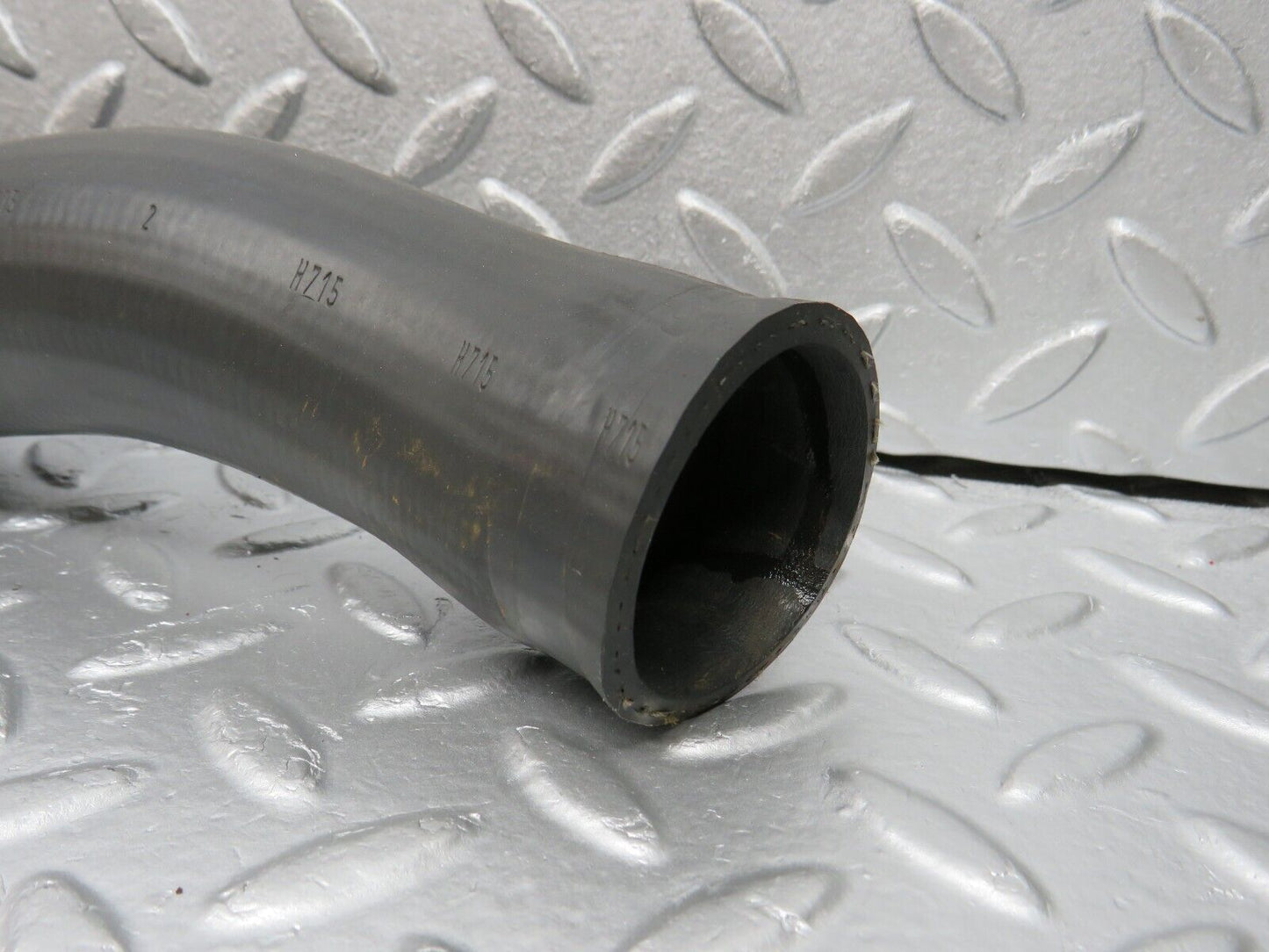 39875 Mercedes-Benz R107 350SL Radiator Hose Pipe 1075010082