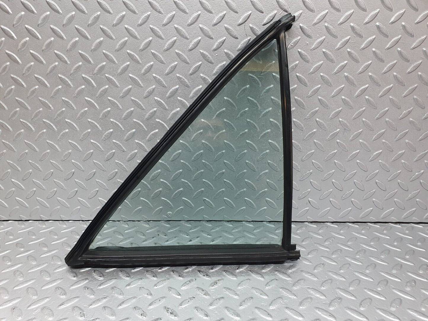 41129 Mercedes-Benz W126 300SE Rear Right Quarter Window Glass 1267350224