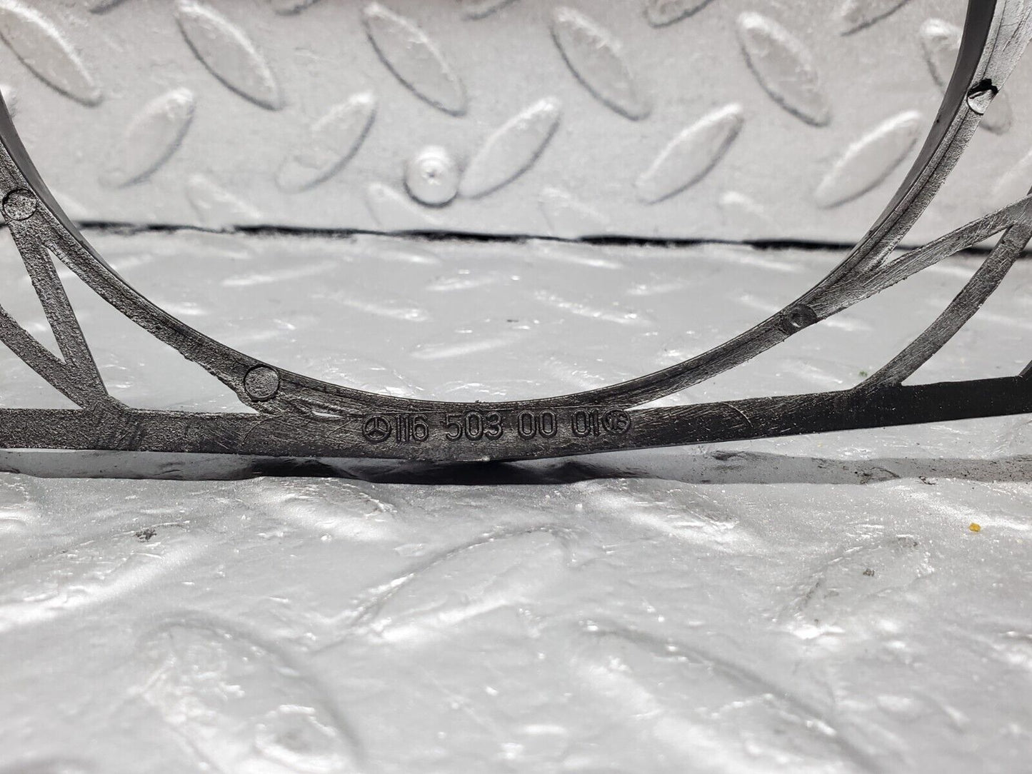 45912 Mercedes-Benz W126 420SE Radiator Fan Shroud Fan Cover 1165030001