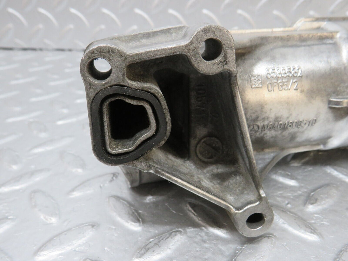 33151 Mercedes-Benz W169 180CDI Oil Filter Housing 6401800510