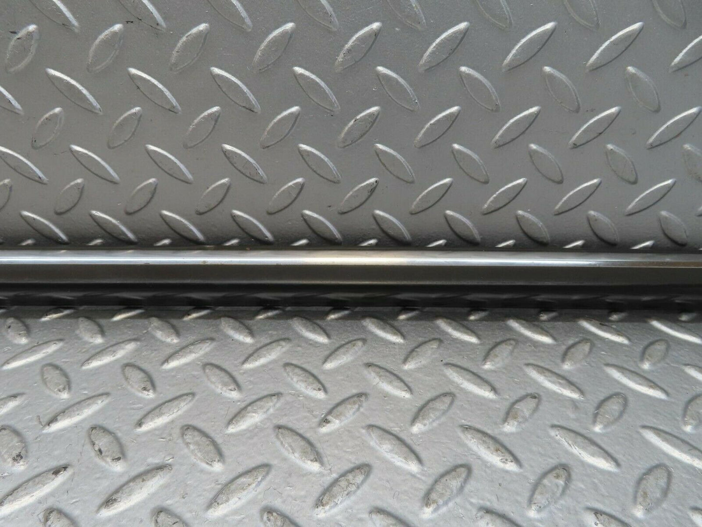 15729 Mercedes-Benz R107 450SL Coupe Left Door Centre Moulding Trim