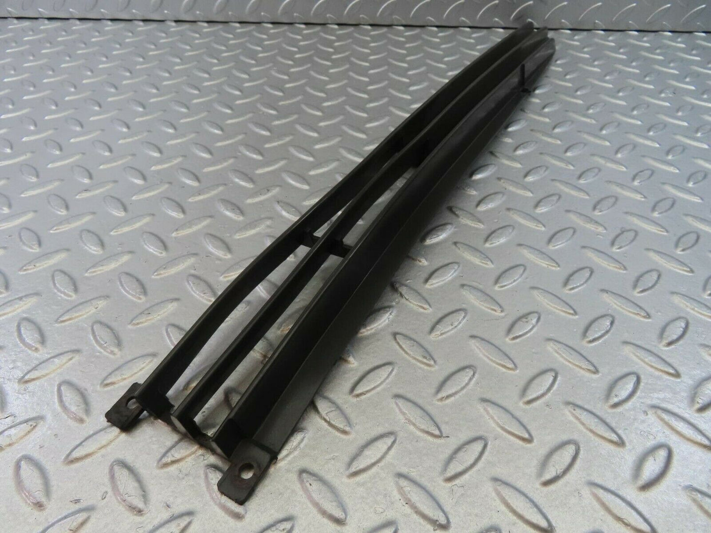 8860 Mercedes-Benz W115 Front Lower Grill Left