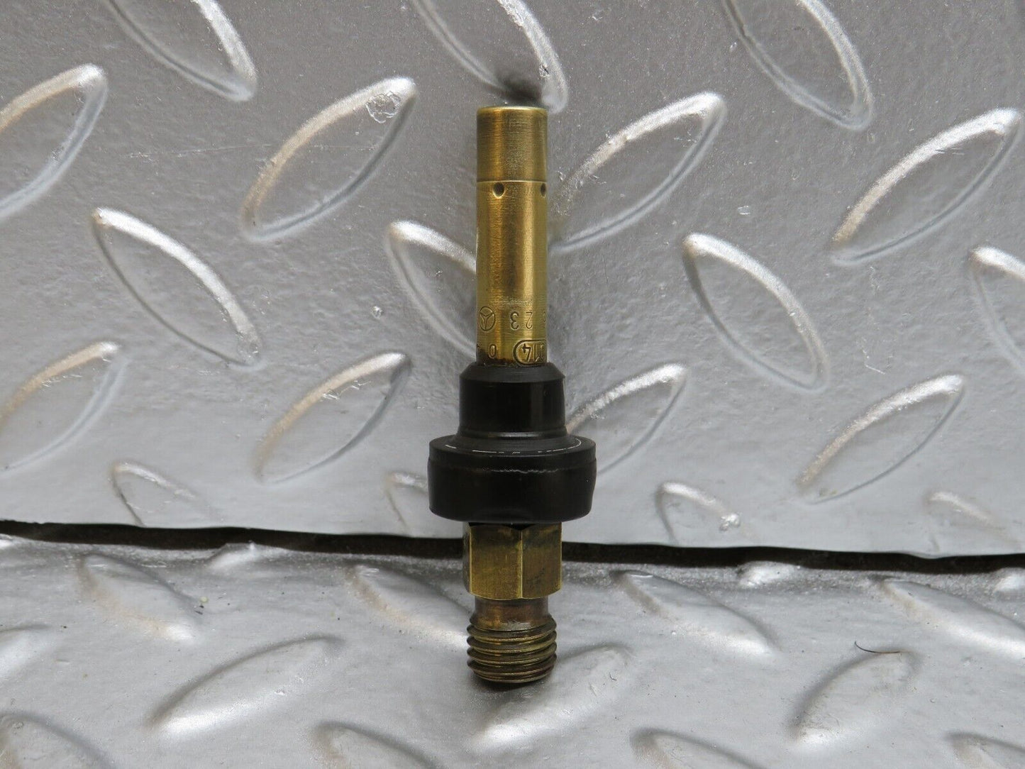 29577 Mercedes-Benz W124 230E Fuel Injector  0437502047 0000785623