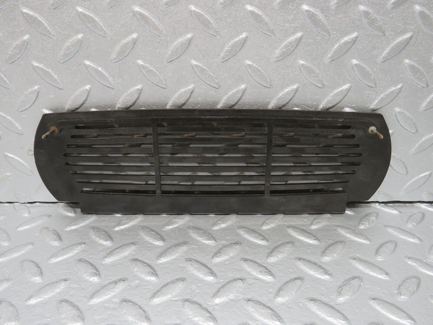 40324 Mercedes-Benz W110 230 Dashboard Speaker Cover